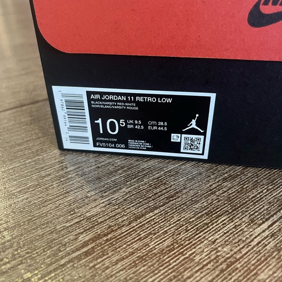 Nike Jordan 11 Low Bred Size 10.5